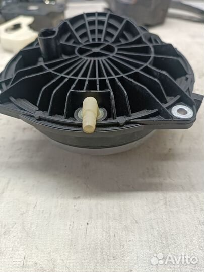 Кнопка крышки багажника Volkswagen polo 6 Liftback