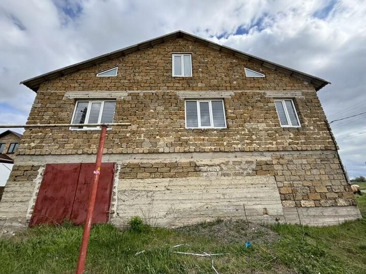 Дом 222 м² на участке 6 сот.