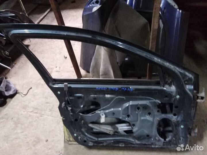 Дверь передняя левая Dodge Stratus