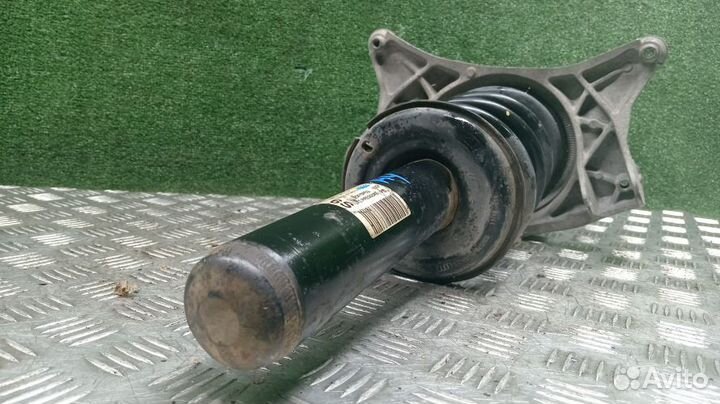 Стойка Audi A4 Левая Передняя