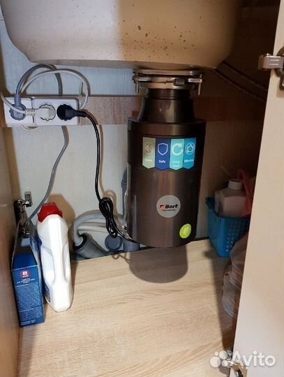 Измельчитель пищевых отходов Bort titan 4000