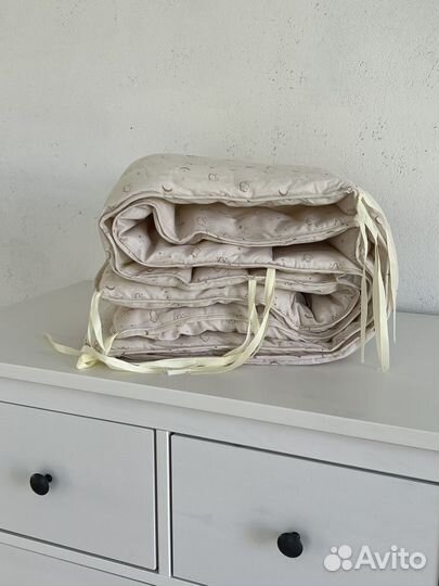 Мягкий бортик на кроватку