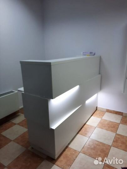 Стойка ресепшн