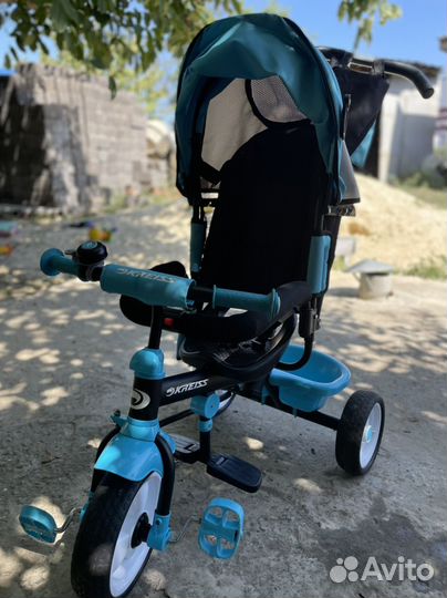 Велосипед трехколесный с ручкой