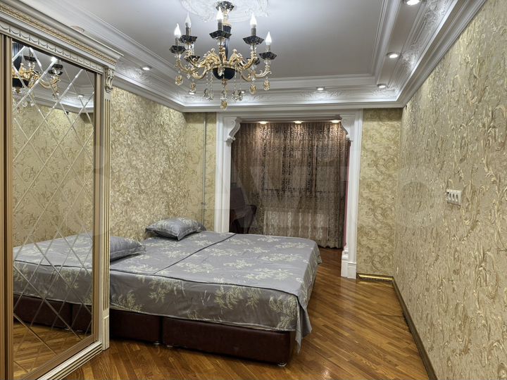 3-к. квартира, 95 м², 1/12 эт.