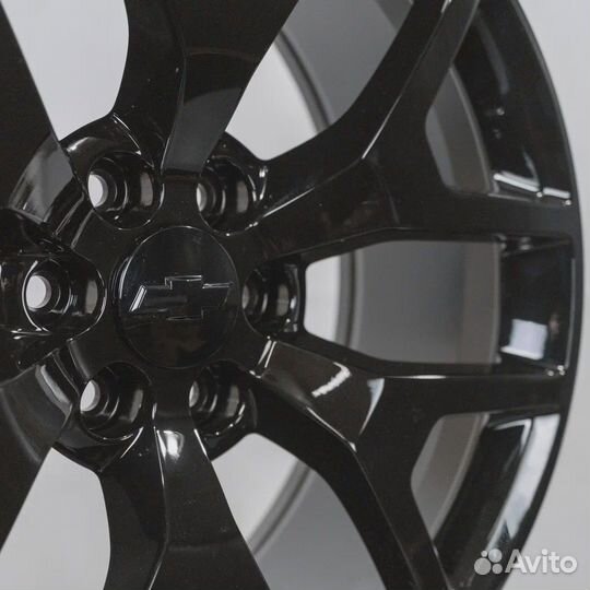 Литые диски R22 на Cadillac Escalade