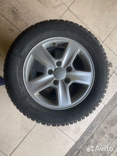 Комплект зимних колес на дисках 195/65 R15