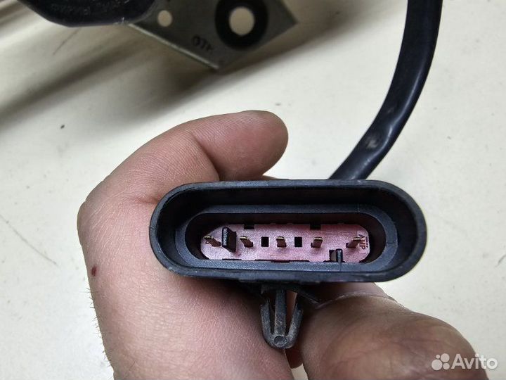 Трапеция дворников в сборе с моторчиком Лада