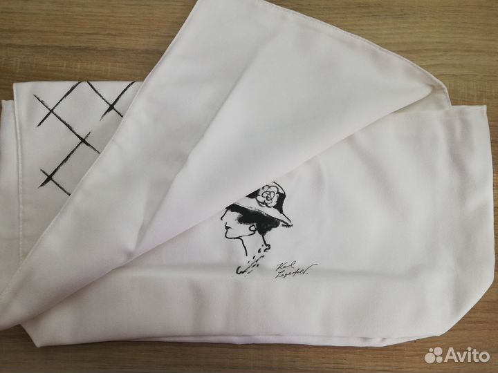 Камелии, ленты Chanel