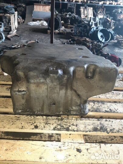 Масляный поддон Mercedes V8 OM 442 2000