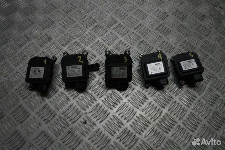 Моторчик заслонки печки Audi S6 C5 4.2 2003