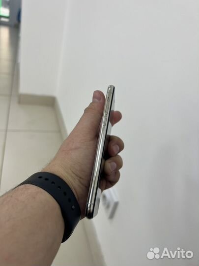 iPhone X, 64 ГБ