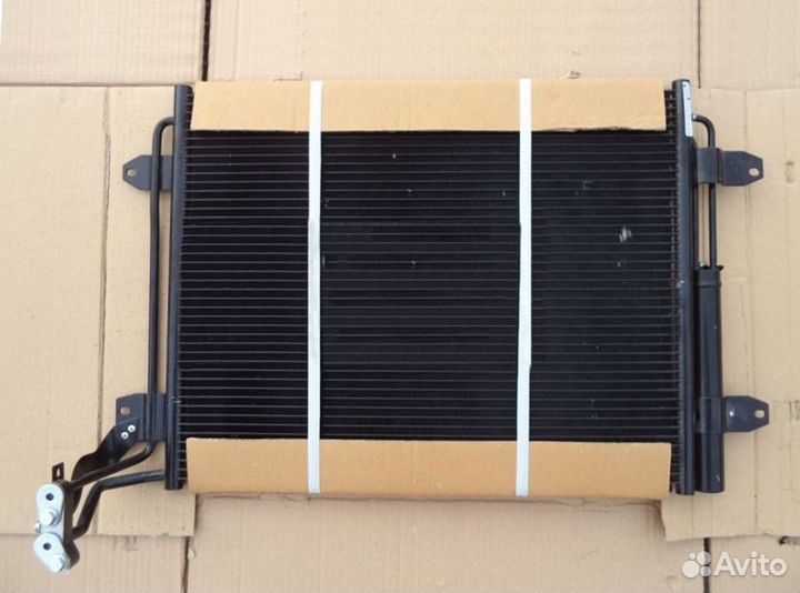 Радиатор кондиционера Фольксваген Тигуан 2007-2011