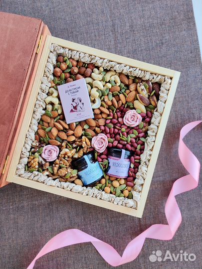 Подарочный бокс