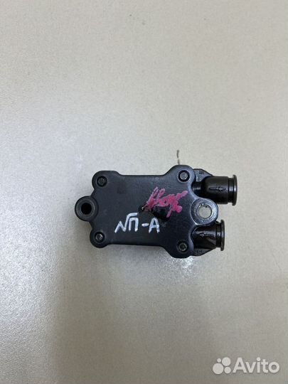 Топливный насос Mercedes 2.7 TDI A6110900350