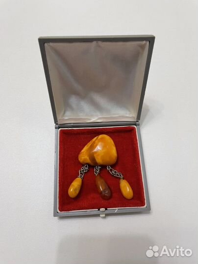 Янтарная брошь СССР, подвеска, кулон-локет