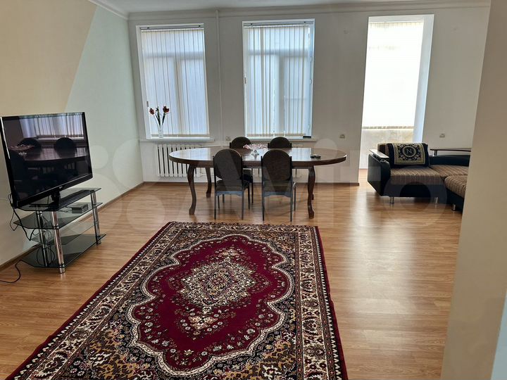3-к. квартира, 120 м², 2/3 эт.