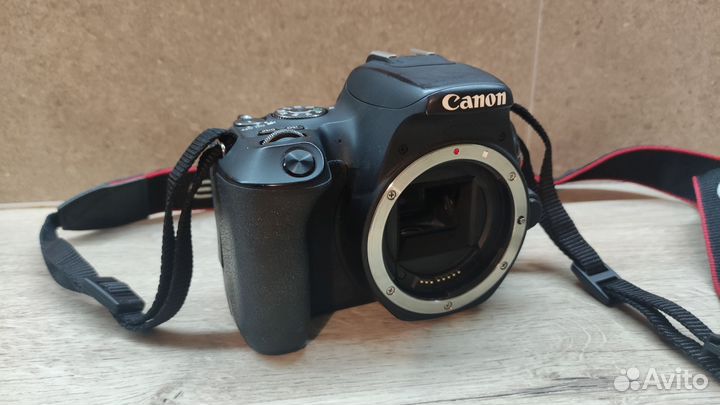 Canon eos 200d
