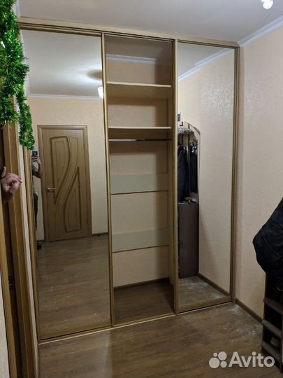 Шкаф встроенный 3-х дверный