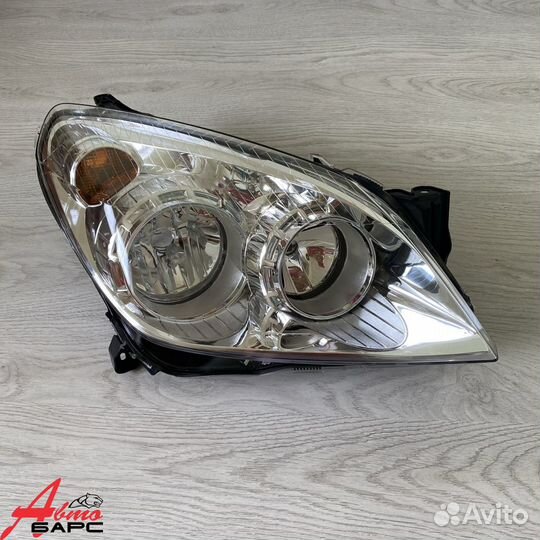 Фара передняя Opel Astra H (Серебристая) 07-14 г