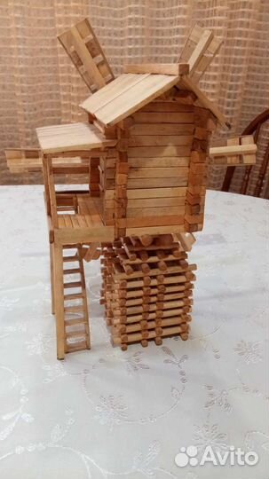 Мельница деревянная