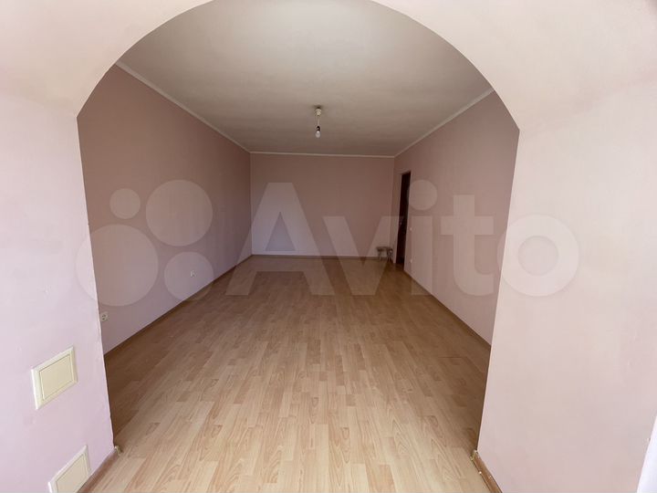 2-к. квартира, 55 м², 3/10 эт.