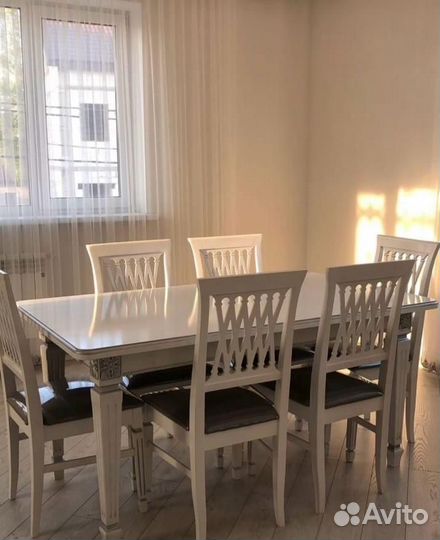 Стол и стулья от производителя. В наличии