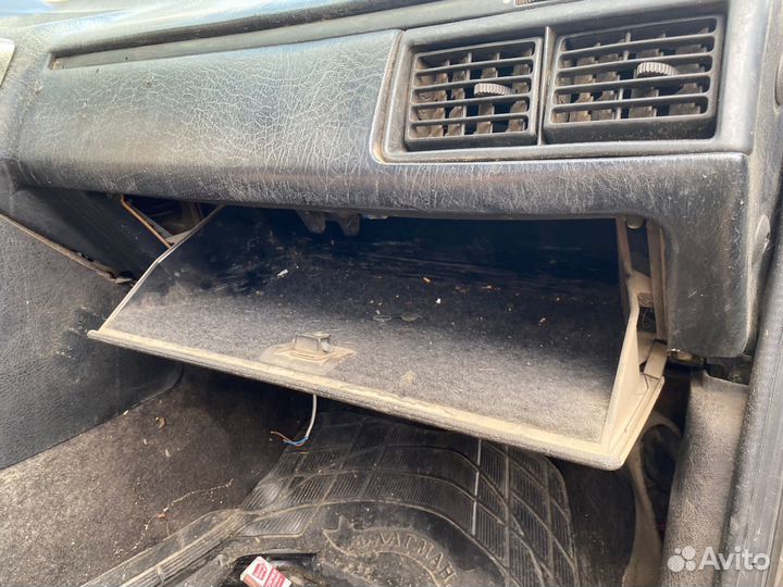 Бардачок Audi 100 C3