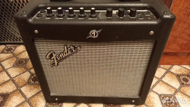 Комбоусилитель Fender Mustang I V.2 PR824 20 Вт