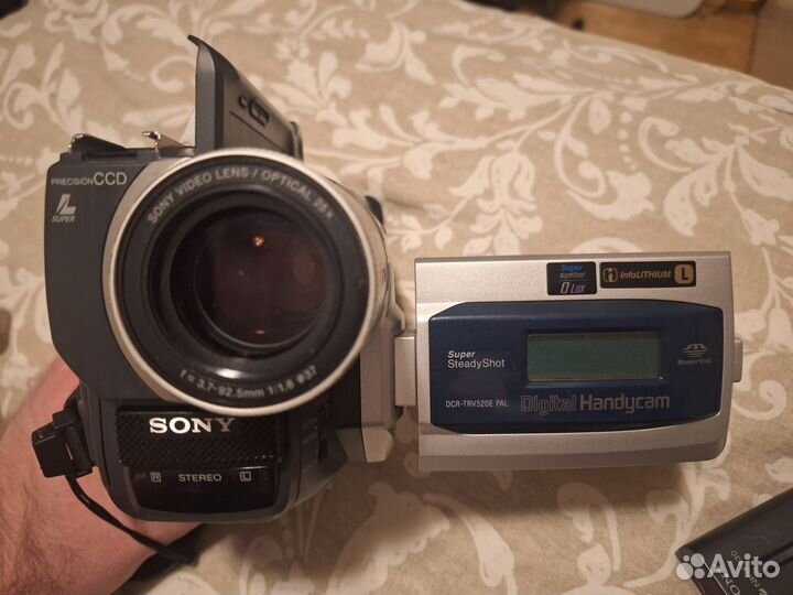 Видеокамера Sony dcr-trv520e кассетная
