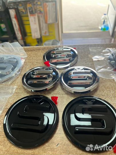 Эмблема Skoda нового образца S