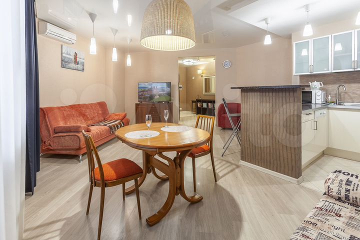 2-к. квартира, 70 м², 4/16 эт.