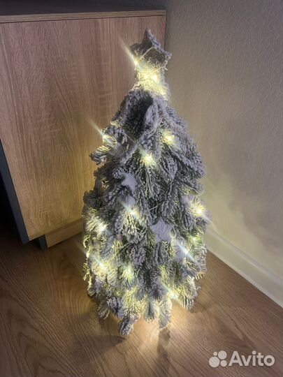 Ель искуственная заснеженная