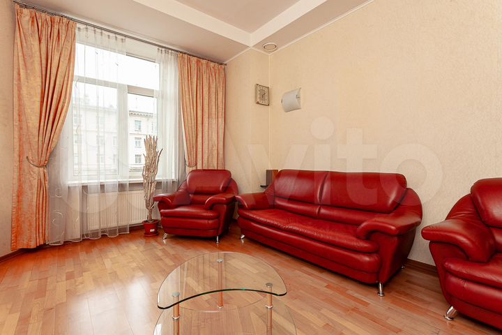 4-к. квартира, 129 м², 4/7 эт.