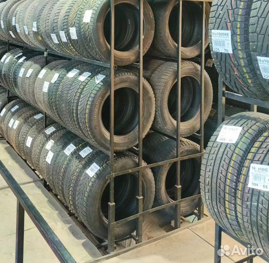 Nokian Tyres WR SUV 4 235/55 R18 104P