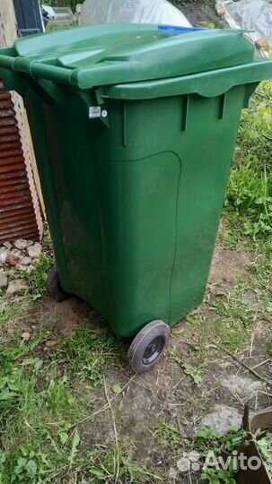Мусорный бак 240л