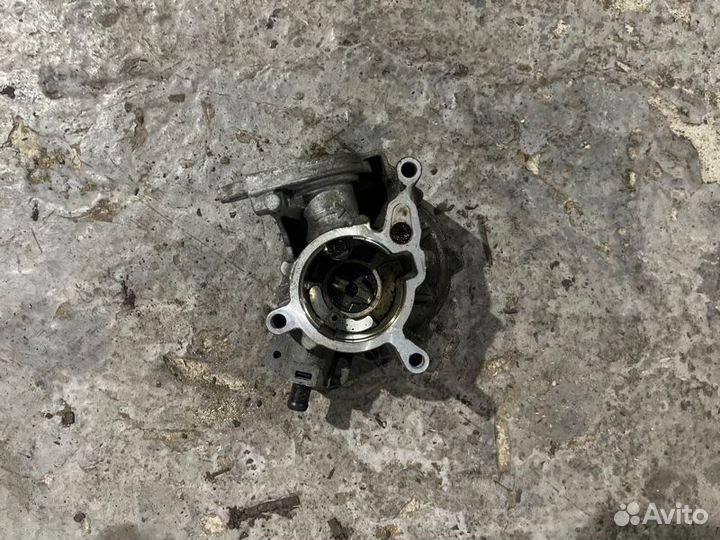 Вакуумный насос Volkswagen Passat B7 CDA 2011