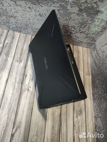 Игровой ноутбук \Core i5-7300HQ\8\GTX 1050