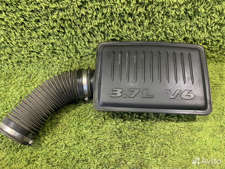 Резонатор воздушного фильтра Jeep Grand Cherokee