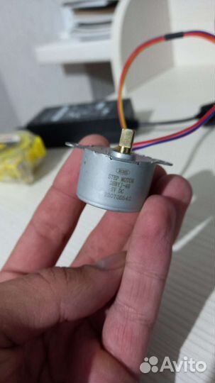 Шаговый двигатель