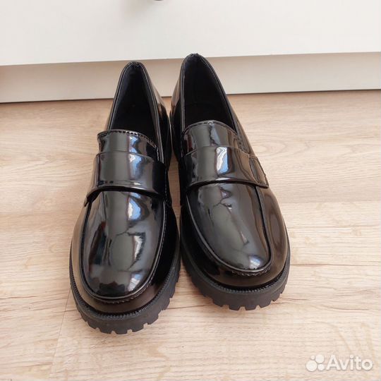 Лоферы новые женские 35 размер