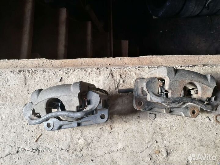 Передние суппорта Рено Меган М2Ф1