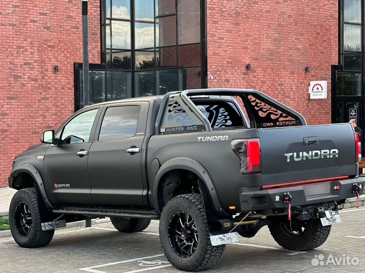 Стоп - сигналы Toyota Tundra 50