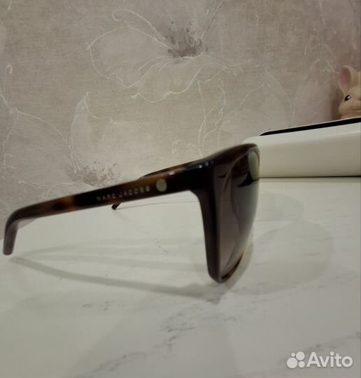 Солнцезащитные очки женские брендовые