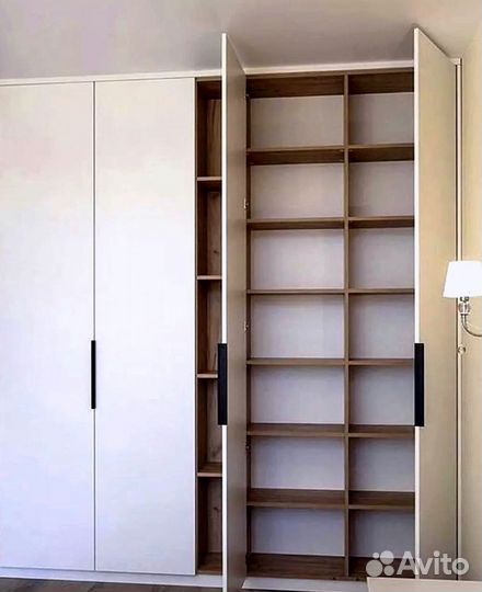Современные шкафы распашные на заказ