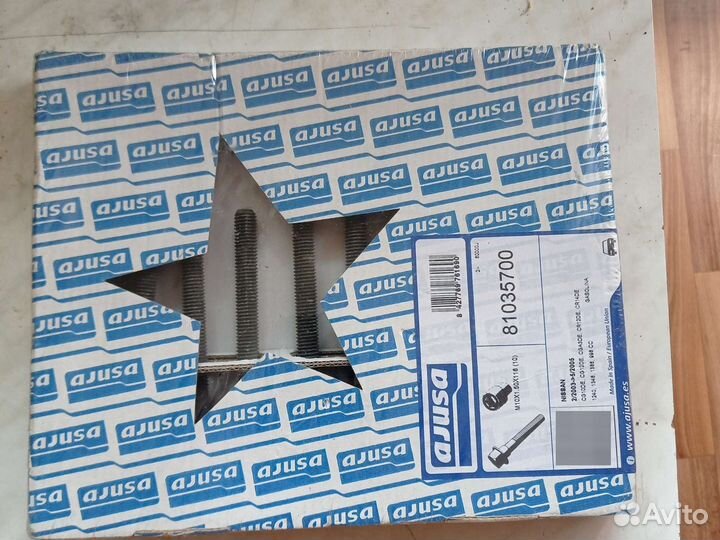 Комплект Бо толт ы гбц Nissan Micra III note