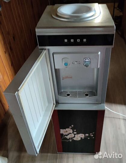 Кулер для воды с холодильником