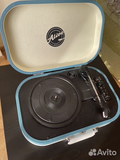 Виниловый проигрыватель Alive