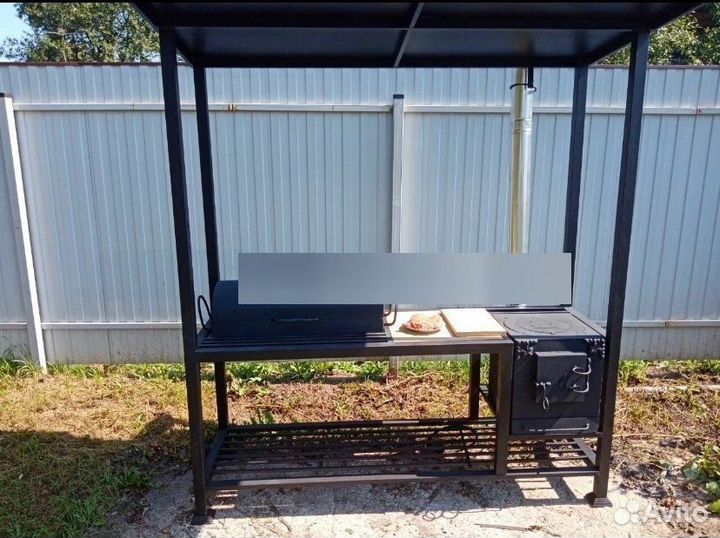Мангал с крышей
