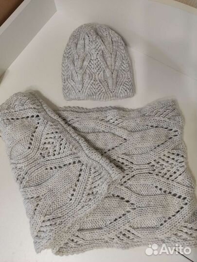 Комплект шапка и шарф (новый)
